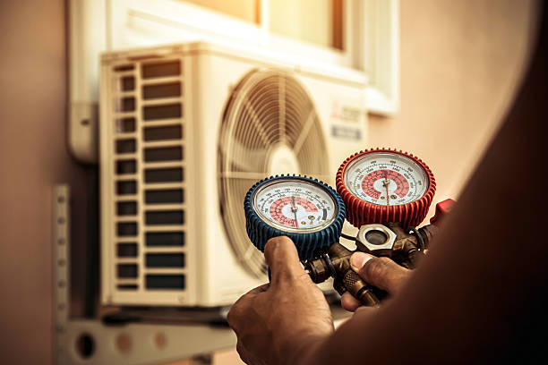 Professional Hvac technician working in Clifton, OH